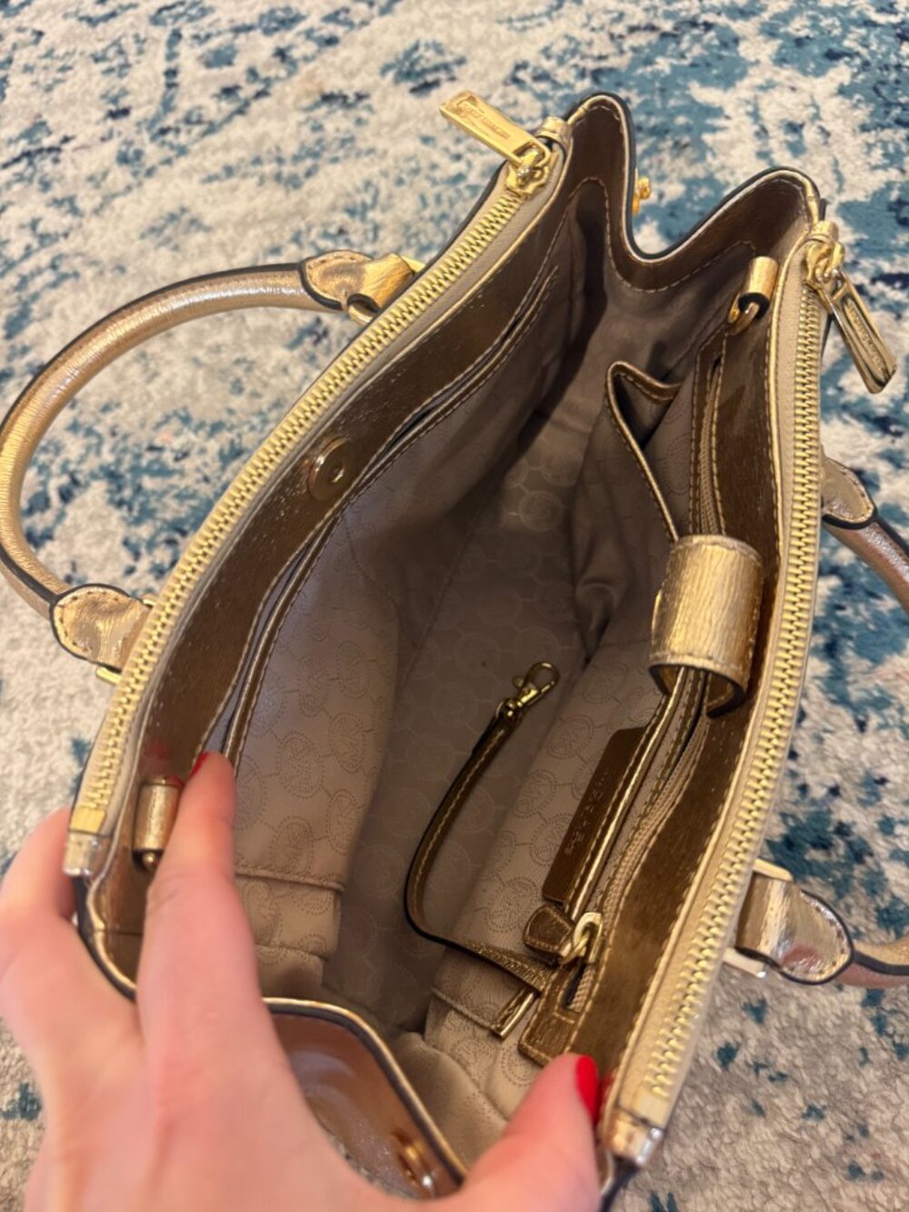 Michael Kors Gold Sutton Bag - Picture 5 of 10